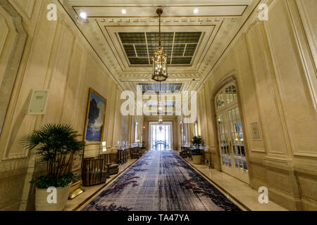 San Francisco, Kalifornien - 19. Mai 2019: Passage im Palace Hotel. Stockfoto