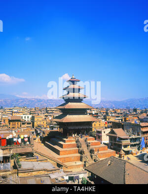 Blick auf Taumadi Nyatapola Tole, buddhistische Tempel, Bhaktapur, Nepal, Asien Stockfoto