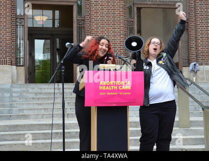 ANN ARBOR, MI/USA, 21. Mai 2019: Dichter Anika Liebe Adressen der Ann Arbor stoppen die Verbote Protest durch geplante Elternschaft organisiert. Stockfoto