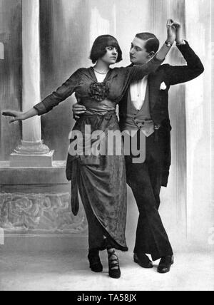 Paartänze mit ernsten Blick, um 1910, Deutschland Stockfoto