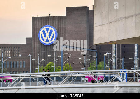Wissenschaft Museum von Phaeno, VW Power Station, Wolfsburg, Niedersachsen, Deutschland, Wissenschaftsmuseum Phaeno, VW-Kraftwerk, Niedersachsen, Deutschland Stockfoto
