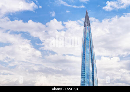 Sankt Petersburg. Russland - 21. Mai 2019. Skyscraper "Lakhta center" (Gazprom Hauptquartier) gegen bewölkter Himmel Stockfoto