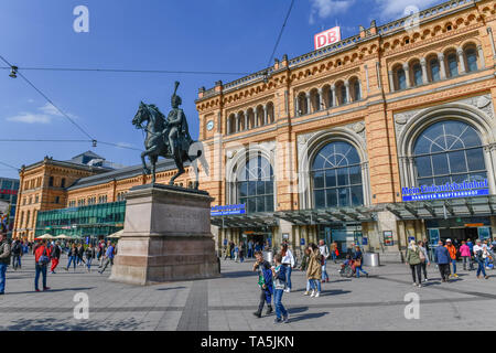 Reiterstandbild, König Ernst August I., Hauptbahnhof, Ernst August, Hannover, Niedersachsen, Deutschland, Reiterstandbild, König Ernst August I. Stockfoto