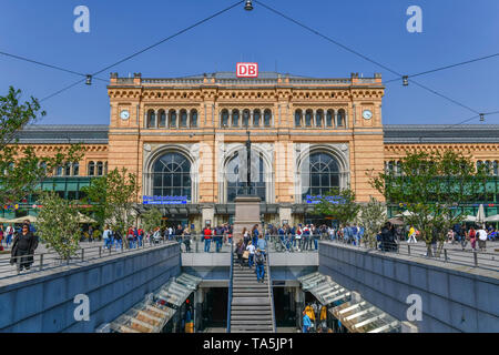 Hauptbahnhof, Ernst August, Niki-de-Saint-Phalle-Promenade, Bahnhofstrasse, Hannover, Niedersachsen, Deutschland, Hauptbahnhof, Ernst-August-Pla Stockfoto