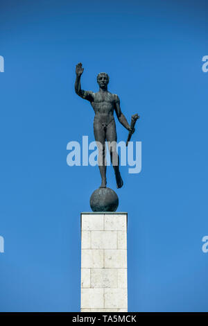 Olympische Fackel Runner, Spalte der Weisheit, Maschsee, Hannover, Niedersachsen, Deutschland, Olympischen Fackelläufer, die Säule der Weisheit, Niedersachsen, De Stockfoto