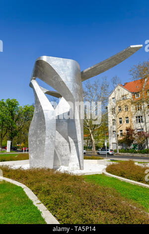 Das von Daniel Libeskind culpture' 'Tragfläche'' vor dem Siemens Verwaltungsgebäude, Rohr Dam, Siemensstadt, Spandau, Berlin, Deutschland', Skulptur von Da Stockfoto