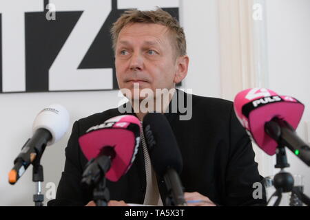 Wien, Österreich. 22. Mai 2019 Pressekonferenz mit Parlamentsmitgliedern Wolfgang Zinngl List Now (Liste JETZT) im Parlamentsclub Löwelstrasse 12. Das Bild zeigt Wolfgang Zinggl aus der Liste Jetzt. Franz Perc/Alamy Live News Stockfoto