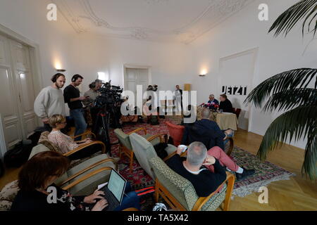 Wien, Österreich. 22. Mai 2019 Pressekonferenz mit Abgeordneten des Parlaments Wolfgang Zinngl und Bruno Rossmann von der Liste Now (Liste JETZT) im Parlamentsclub Löwelstrasse 12. Das Bild zeigt Bruno Rossmann (L) und Wolfgang Zinggl (R) aus der Liste Now. Franz Perc/Alamy Live News Stockfoto