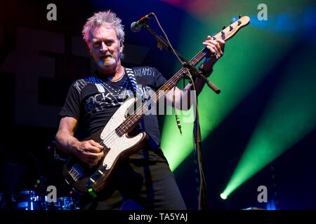 Berlin, Deutschland. 21 Mai, 2019. 21.05.2019, British Rock Sänger und Bassist der Glam Rock Band The Sweet Pete Lincoln auf der Bühne NOCH DIE ROCK-Tour 2019 in der Columbiahalle in Berlin leben. | Verwendung der weltweiten Kredit: dpa/Alamy leben Nachrichten Stockfoto