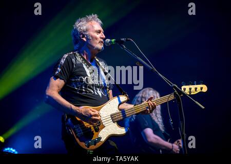 Berlin, Deutschland. 21 Mai, 2019. 21.05.2019, British Rock Sänger und Bassist der Glam Rock Band The Sweet Pete Lincoln auf der Bühne NOCH DIE ROCK-Tour 2019 in der Columbiahalle in Berlin leben. | Verwendung der weltweiten Kredit: dpa/Alamy leben Nachrichten Stockfoto