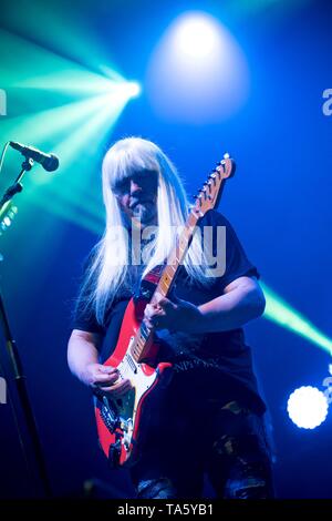 Berlin, Deutschland. 21 Mai, 2019. 21.05.2019, British rock Gitarrist und Mitbegründer der Glam Rock Band The Sweet Andy Scott live auf der Bühne des ERHIELT NOCH DEN ROCK Tour 2019 in der Columbiahalle in Berlin. | Verwendung der weltweiten Kredit: dpa/Alamy leben Nachrichten Stockfoto