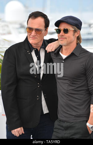 Cannes, Frankreich. 22. Mai, 2019. CANNES, Frankreich. Mai 22, 2019: Brad Pitt und Quentin Tarantino am Fotoshooting für "Once Upon a Time in Hollywood" auf dem 72. Festival de Cannes. Foto: Paul Smith/Alamy leben Nachrichten Stockfoto