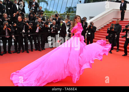 Cannes, Frankreich. 22. Mai, 2019. CANNES, Frankreich. Mai 22, 2019: Lorena Rae im Gala Premiere für "Oh Barmherzigkeit!" am Festival de Cannes. Foto: Paul Smith/Alamy leben Nachrichten Stockfoto