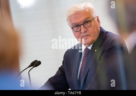 22. Mai 2019, Baden-Württemberg, Karlsruhe: Frank-Walter Steinmeier, Präsident der Bundesrepublik Deutschland, spricht im 19. Karlsruher Gespräche über eine EU-Verfassung beim Bundesverfassungsgericht auf "70 Jahre Grundgesetz - Deutschland in gutem Zustand? Foto: Sebastian Gollnow/dpa Stockfoto