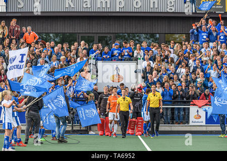 UTRECHT, 22-05-2019, Hoofdklasse Hockey Heren Seizoen 2018-2019. Veranstaltungsort: SV Kampong. Aufstellung vor dem Spiel SV Kampong vs HC Bloemendaal. Stockfoto