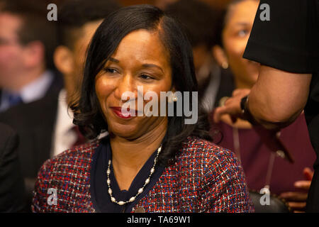 Washington, Vereinigte Staaten von Amerika. 22. Mai, 2019. Stephanie Dawkins Davis, erste afroamerikanische Frau United States President Donald J. Trumpf Kandidat für Bezirk Richter, erscheint vor dem Senat-rechtsausschusse für ihre Anhörung auf dem Capitol Hill in Washington, DC, USA am 22. Mai 2019. Credit: Stefani Reynolds/CNP | Verwendung der weltweiten Kredit: dpa/Alamy leben Nachrichten Stockfoto