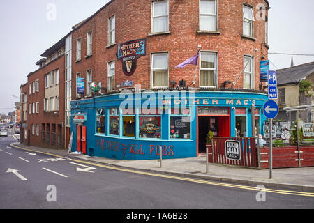 Die Mutter Mac Ecke pub auf dem Markt Viertel von Limerick, Irland Stockfoto