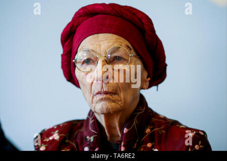 Neapel, Italien. 21 Mai, 2019. Emma Bonino, italienische Mitglied des Parlaments, Minister für auswärtige Angelegenheiten der Italienischen Republik in die Letta-regierung vom 28. April 2013 bis 22. Februar 2014. Sie ist eine der wichtigsten Figuren des italienischen Liberalen Radikalismus der Republikanischen Alter, Pressekonferenz für die Kandidatur von ihrer Partei "Europa" bei den nächsten Europäischen Wahlen am 26. Mai 2019 in Neapel Quelle: Antonio Balasco/Pacific Press/Alamy leben Nachrichten Stockfoto