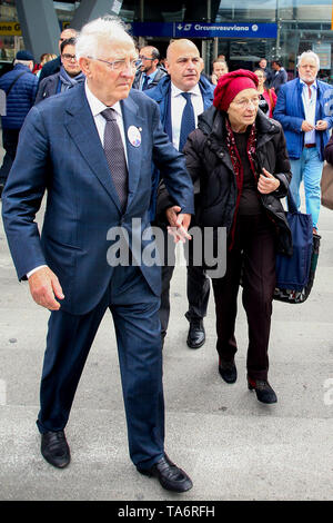 Neapel, Italien. 21 Mai, 2019. Emma Bonino, italienische Mitglied des Parlaments, Minister für auswärtige Angelegenheiten der Italienischen Republik in die Letta-regierung vom 28. April 2013 bis 22. Februar 2014. Sie ist eine der wichtigsten Figuren des italienischen Liberalen Radikalismus der Republikanischen Alter, Pressekonferenz für die Kandidatur von ihrer Partei "Europa" bei den nächsten Europäischen Wahlen am 26. Mai 2019 in Neapel Quelle: Antonio Balasco/Pacific Press/Alamy leben Nachrichten Stockfoto