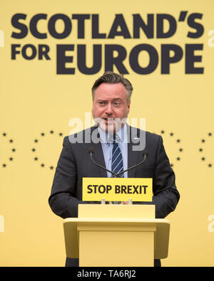 Glasgow, UK. 17. Mai 2019. Nicola Stör, Erster Minister und Leiter der Scottish National Party, startet der SNP Europäischen Wahlprogramm in der Barras in Glasgow Ende heute. Die SNP möchten Brexit zu stoppen und die Beziehungen zu unseren europäischen Nachbarn und Handelspartnern halten. Stockfoto