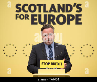 Glasgow, UK. 17. Mai 2019. Nicola Stör, Erster Minister und Leiter der Scottish National Party, startet der SNP Europäischen Wahlprogramm in der Barras in Glasgow Ende heute. Die SNP möchten Brexit zu stoppen und die Beziehungen zu unseren europäischen Nachbarn und Handelspartnern halten. Stockfoto