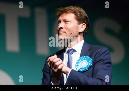 Richard Tice, Vorsitzender des Brexit Partei, Einführung der Lautsprecher, während einer politischen Kundgebung statt, die an den Olympia London Stockfoto