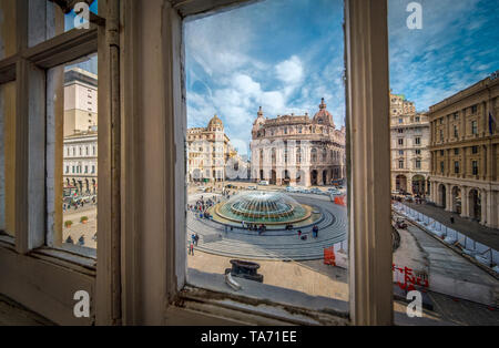 Italien Ligurien Genua Piazza De Ferrari vista da Palazzo Ducale Stockfoto