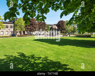 Crescent Gardens im Frühjahr Harrogate, North Yorkshire England Stockfoto