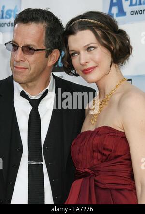 Kenneth Cole, Milla Jovovich 4-5-2009 Foto von Russell Einhorn/PHOTOlink.net Stockfoto