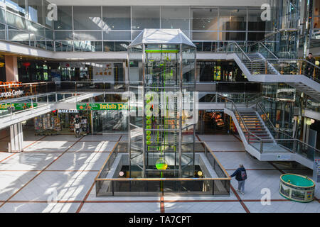 Uhr der fließenden Zeit, Europäisches Zentrum, Tauentzienstraße, Charlottenburg, Berlin, Deutschland, Uhr der fließenden Zeit, Europa-Center, Tauentzienstraß Stockfoto