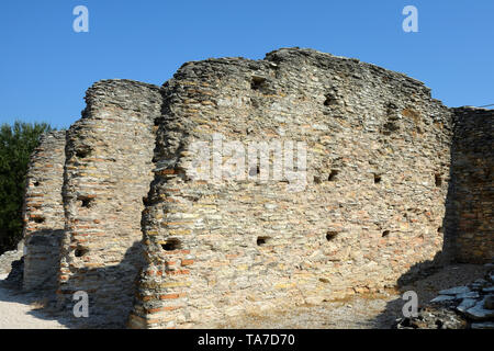 Archäologische Komplex der Grotten des Catull in Sirmione am Gardasee in einer Detailansicht - Italien. Stockfoto