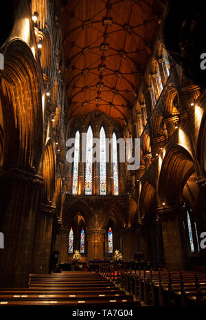 Innenansicht der Chor an St. Mungo Cathedral, Glasgow, Schottland. Glasgow Cathedral wurde im 1100 gebaut und eingeweiht wird St Kentigern. Stockfoto