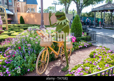 ORLANDO, USA. 29. APRIL 2019: Kermit der Frosch formgehölze Anzeige Abbildung auf dem Display in Disney World Stockfoto