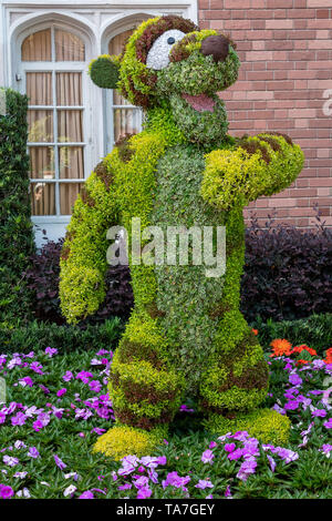 ORLANDO, USA. 29. APRIL 2019: Tigger formgehölze Anzeige Abbildung auf dem Display in Disney World Stockfoto