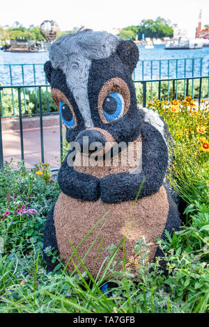 ORLANDO, USA. 29. APRIL 2019: Blume Stinktier formgehölze Anzeige Abbildung auf dem Display in Disney World Stockfoto