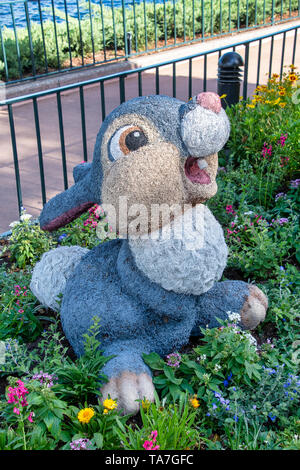 ORLANDO, USA. 29. APRIL 2019: Thumper formgehölze Anzeige Abbildung auf dem Display in Disney World Stockfoto