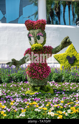 ORLANDO, USA. 29. APRIL 2019: Daisy Duck formgehölze Anzeige Abbildung auf dem Display in Disney World Stockfoto