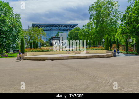 Lyon, Frankreich - 10. Mai 2019: Blick auf den Bahnhof Perrache, mit Einheimischen und Besuchern, in Lyon, Frankreich Stockfoto