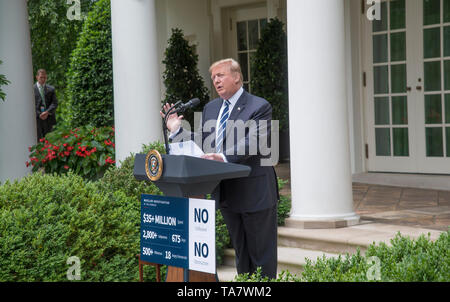 Washington DC, 22. Mai 2019, USA: Präsident Donald J Trumpf hält eine improvisierte Pressekonferenz im Rosengarten des Weißen Hauses zu verurteilen die laufenden Stockfoto