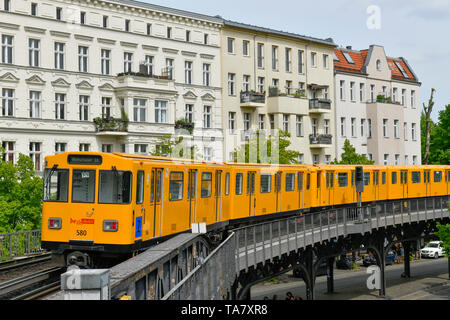 U-Bahn, Schlesisches Tor, Kreuzberg, Berlin, Deutschland, U-Bahn Schlesisches Tor, Kreuzberg, Deutschland Stockfoto