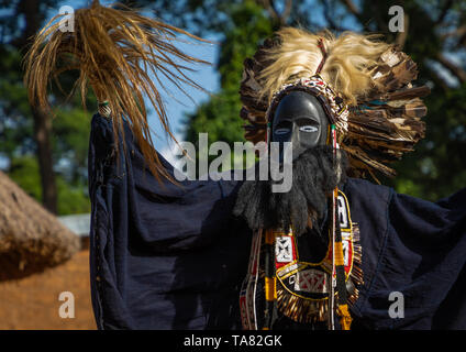 Dan Stamm Maske heiligen Tanz während einer Zeremonie, Bafing, Gboni, Elfenbeinküste Stockfoto