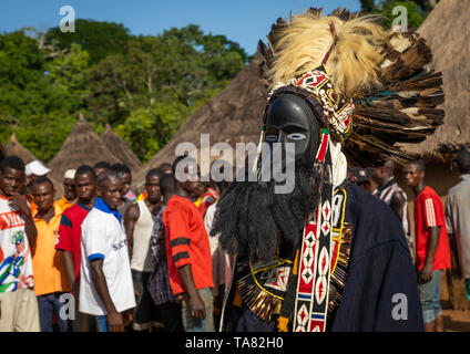 Dan Stamm Maske heiligen Tanz während einer Zeremonie, Bafing, Gboni, Elfenbeinküste Stockfoto