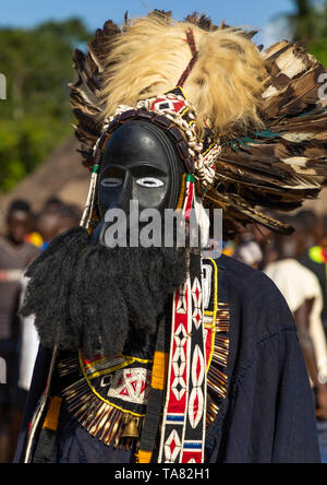 Dan Stamm Maske heiligen Tanz während einer Zeremonie, Bafing, Gboni, Elfenbeinküste Stockfoto