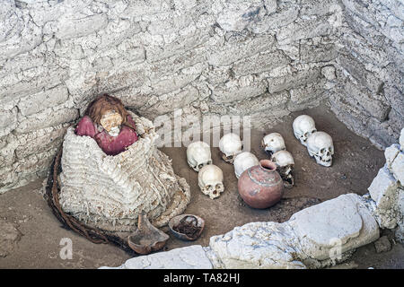 Mumien in Chauchilla Friedhof (Cementerio de Chauchilla), in den 1920er Jahren entdeckt. Nasca, Abteilung für Ica, Peru. Stockfoto