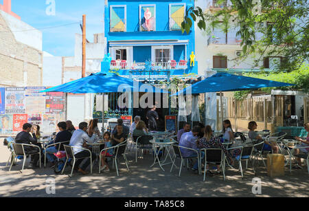 Schöne Fassade des Vintage traditionelle spanische Café in der historischen Altstadt von Sevilla, in der Nähe der Alameda spalten. Stockfoto