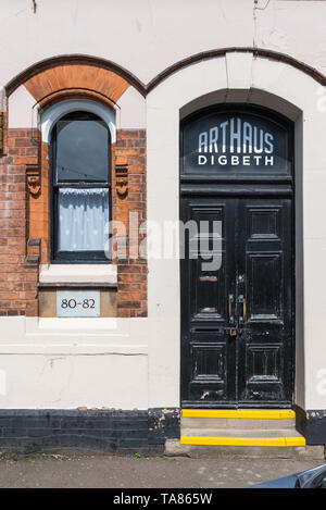 Arthaus Digbeth ist Künstler Studios in einem Keilförmigen Gebäude in der Schleuse Straße, Digbeth, kreative Birmingham Bezirk Stockfoto