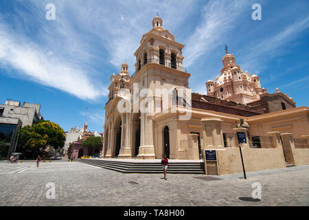 Stadt Cordoba, Cordoba, Argentinien - 2019: Die Kathedrale von Córdoba (Unsere Liebe Frau Mariä Himmelfahrt) ist die älteste Kirche in Continuous Service in Argentinien. Stockfoto