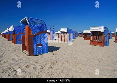 Blau liegen am Strand, Warnemünde, Mecklenburg-Vorpommern, Deutschland Stockfoto