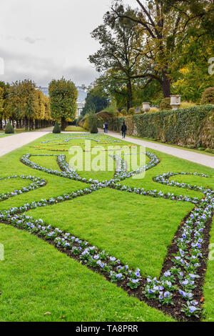 Salzburg, Österreich - Oktober 29, 2018: Mirabellgarten oder Schloss Mirabell Garten Garten von Schloss Mirabell Stockfoto