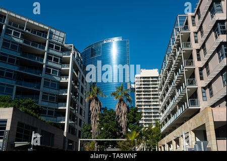 18.09.2018, Sydney, New South Wales, Australien - Modernes Apartment Gebäude in Barangaroo in der Nähe von Darling Harbour. Stockfoto